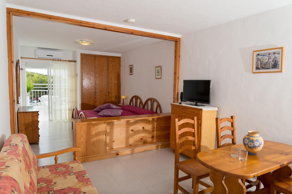 Flats Friends Apartamentos Es Puet Blanc Portinatx Exterior foto